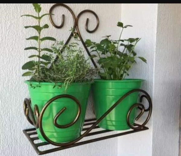 Xylix Wall Plant Stand